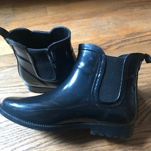Black Chelsea Rainboots